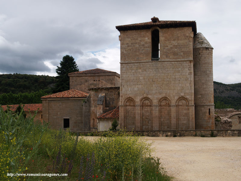 VISTA NORTE DESDE EL EXTERIOR. TORRE Y CABECERA